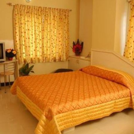 The Corporate Comforts Bangalore Exterior foto